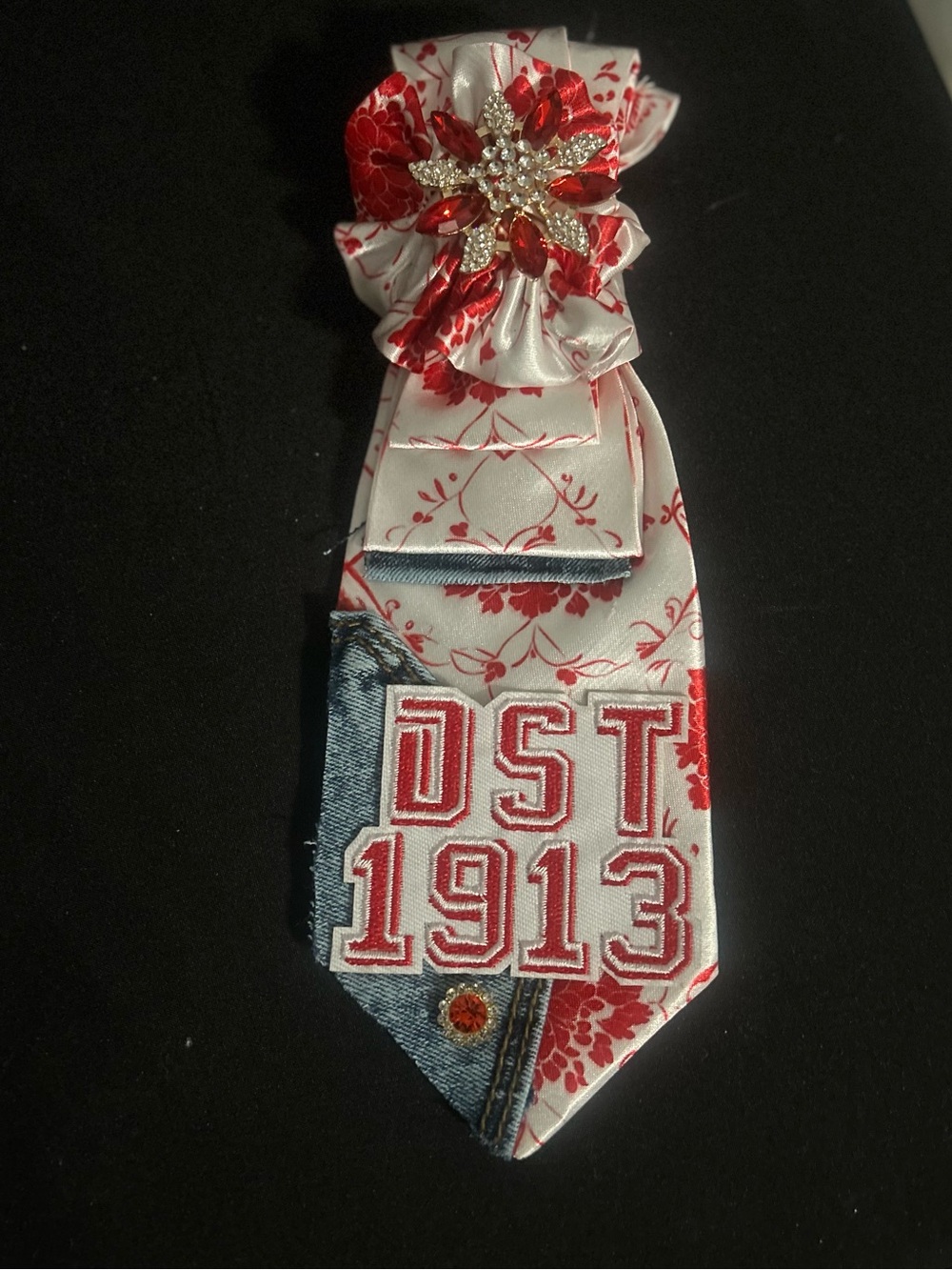 White and Red Floral Satin Ribbon Tie with DST 1913 Patch